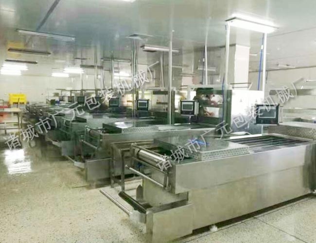 全自動(dòng)硬盒拉伸膜真空包裝機(jī)